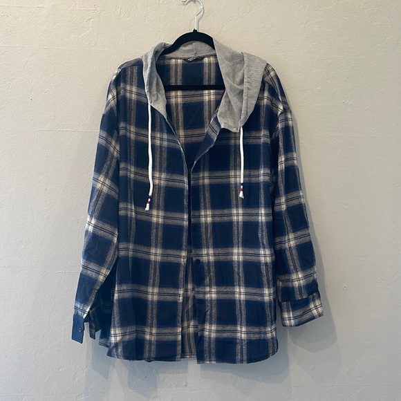 SHEIN Tops - Plus size blue SHEIN Curve hooded flannel